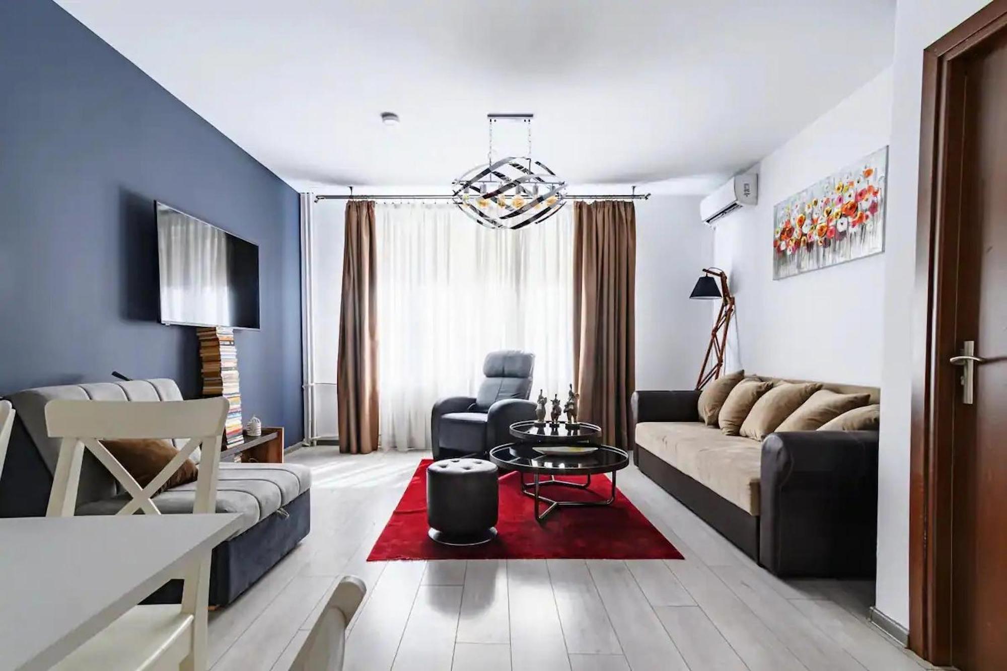 소피아 10 Seconds Away From The Main Street, Free Secured Parking 아파트 외부 사진